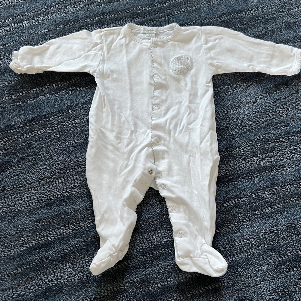 Euc- kissy kissy onesie size 0-3 months